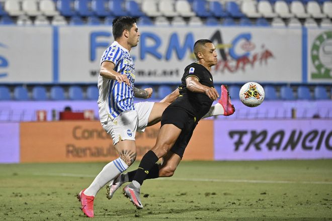 u8首页- 莫兰特直播秀枪被禁赛 